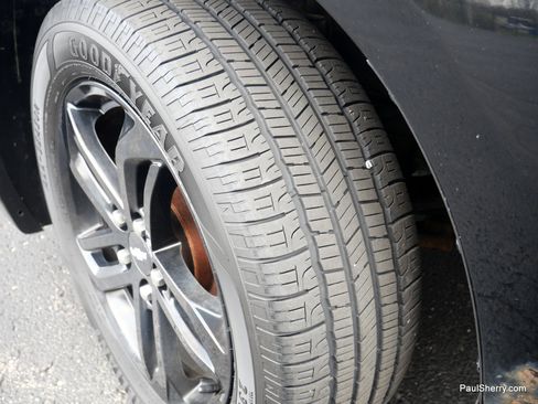 Used 2017 Chevrolet Equinox LT image 18