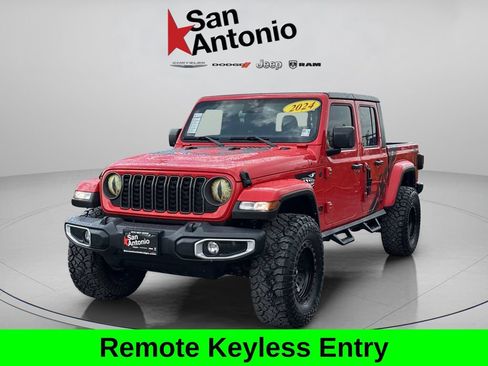 Used 2024 Jeep Gladiator Sport AWD/4WD image 6