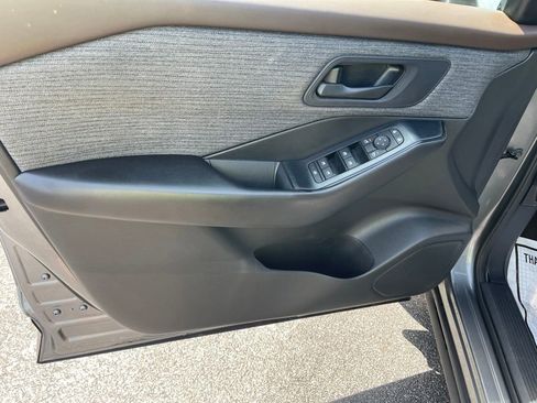 Used 2023 Nissan Rogue S FWD image 7