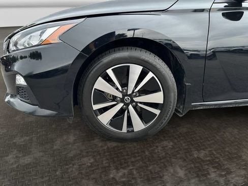 Used 2022 Nissan Altima 2.5 SV AWD/4WD image 10