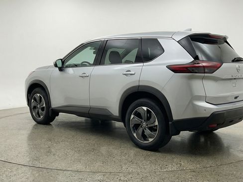 Used 2025 Nissan Rogue SV FWD image 6
