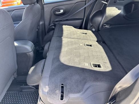 Used 2023 Jeep Renegade Latitude image 30