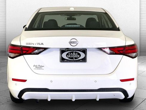 Used 2025 Nissan Sentra SV FWD image 3