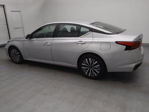 Used 2023 Nissan Altima 2.5 SV image 3