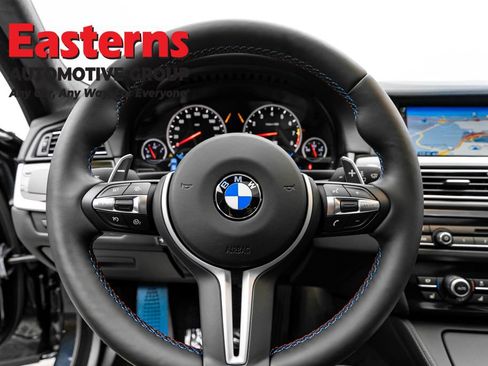 Used 2015 BMW M5 RWD image 9