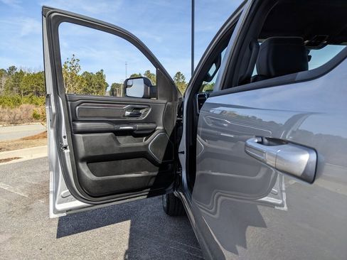 Used 2025 RAM 1500 Laramie image 54