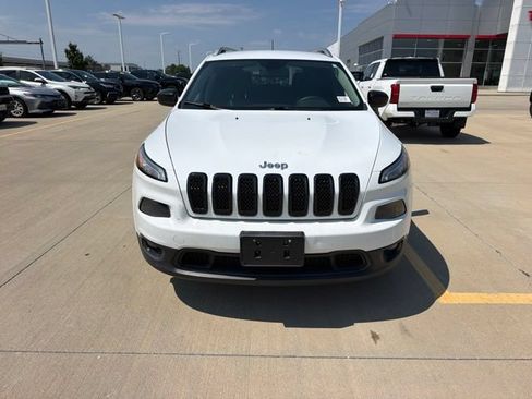Used 2014 Jeep Cherokee Latitude FWD image 2