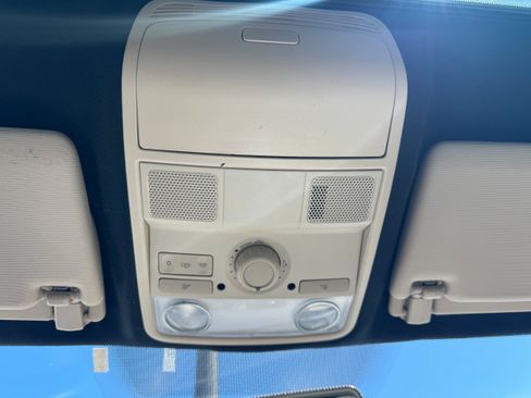 Used 2010 Volkswagen Passat Komfort FWD image 9