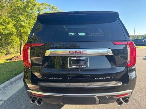 Used 2021 GMC Yukon Denali w/ Denali Premium Package AWD/4WD image 11