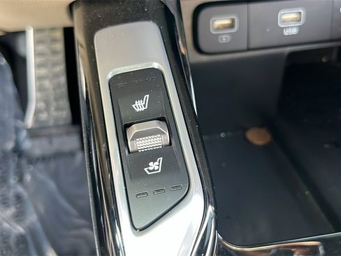 Used 2023 Kia Sorento SX Prestige image 25