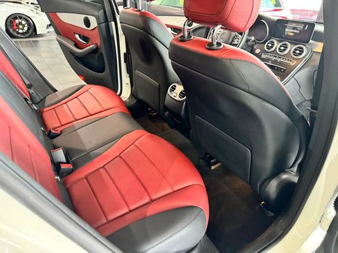 Used 2020 Mercedes-Benz GLC 300 4MATIC image 17