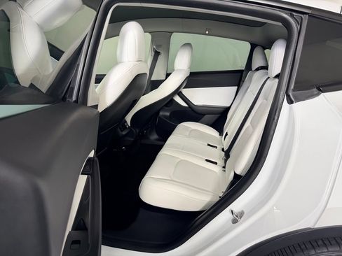 Used 2022 Tesla Model Y Performance AWD/4WD image 29