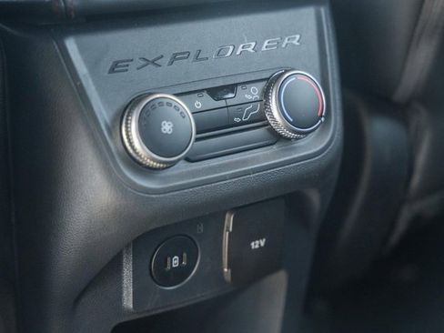 Used 2025 Ford Explorer ST-Line w/ ST-Line Street Pack image 36