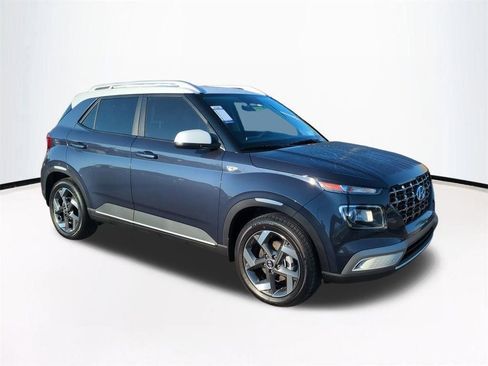New 2026 Hyundai Venue SEL FWD image 2