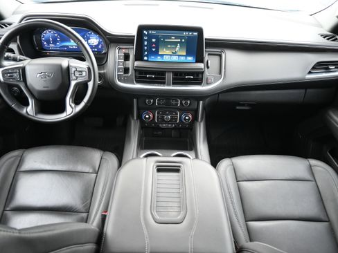 Used 2024 Chevrolet Tahoe Z71 w/ Luxury Package AWD/4WD image 31