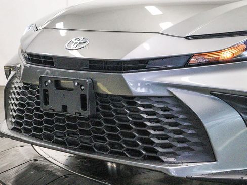 Used 2026 Toyota Camry SE FWD image 8