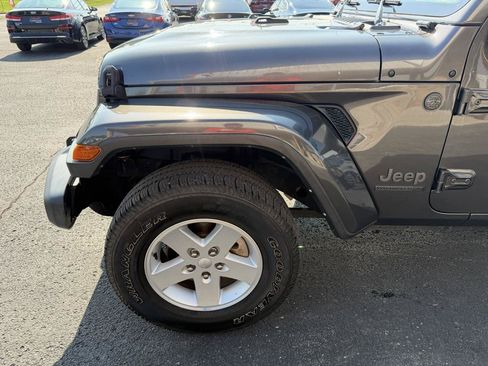 Used 2021 Jeep Wrangler Sport AWD/4WD image 11