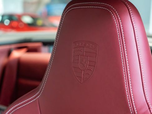 Certified 2026 Porsche 911 Targa 4 GTS AWD/4WD image 18