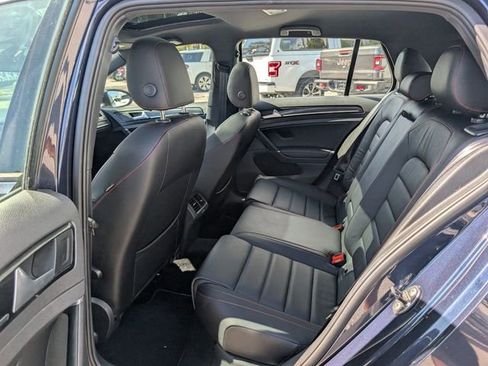 Used 2017 Volkswagen Golf image 13