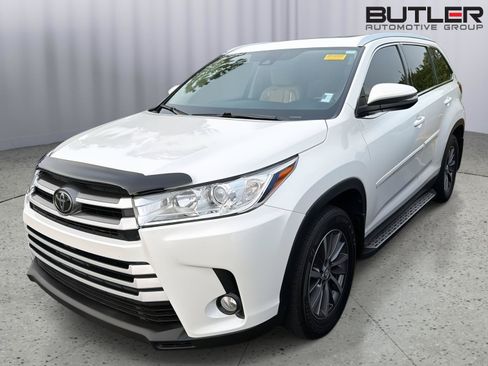 Used 2019 Toyota Highlander XLE AWD/4WD image 10