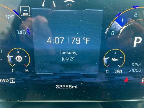 Certified 2025 Chevrolet Suburban Z71 AWD/4WD image 22