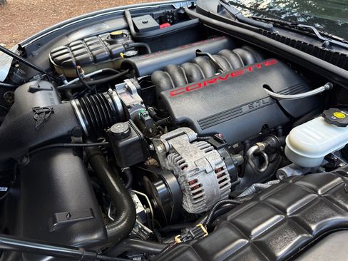 Used 2004 Chevrolet Corvette Coupe w/ Preferred Equipment Group image 70