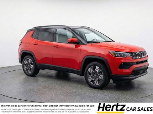 Used 2025 Jeep Compass Trailhawk image 1