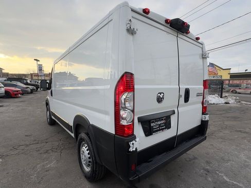 Used 2025 RAM ProMaster 2500 w/ Premium Convenience Group FWD image 3