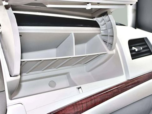 Used 2011 Toyota Sienna Limited image 28