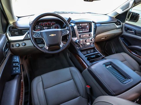 Used 2020 Chevrolet Suburban Premier image 31