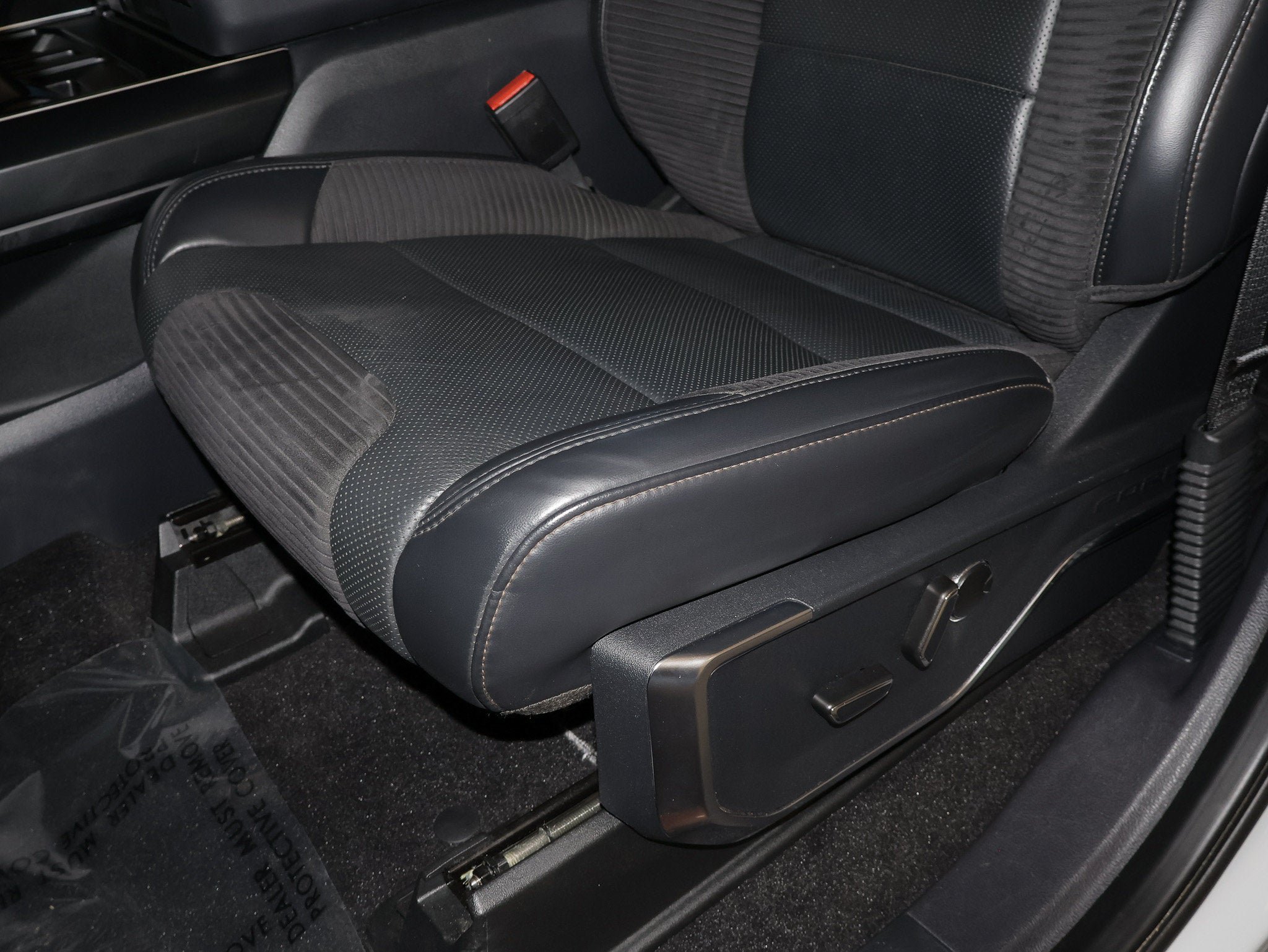 Certified 2023 Ford F150 Raptor w/ Raptor Carbon Fiber Package AWD/4WD image 25