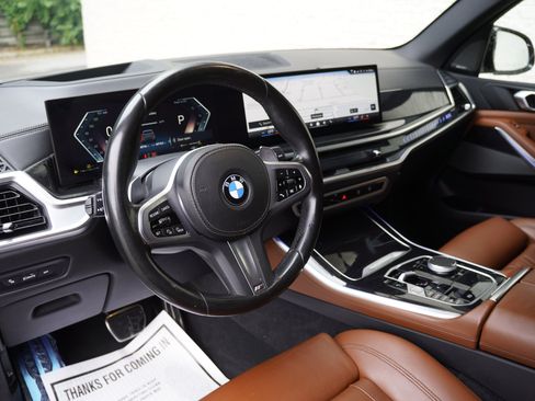 Used 2024 BMW X5 xDrive40i w/ M Sport Package AWD/4WD image 3