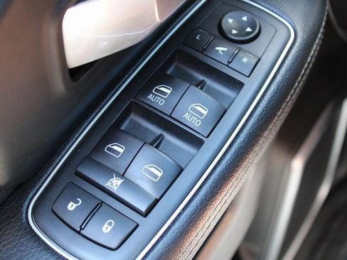 Used 2020 RAM 2500 Laramie image 32