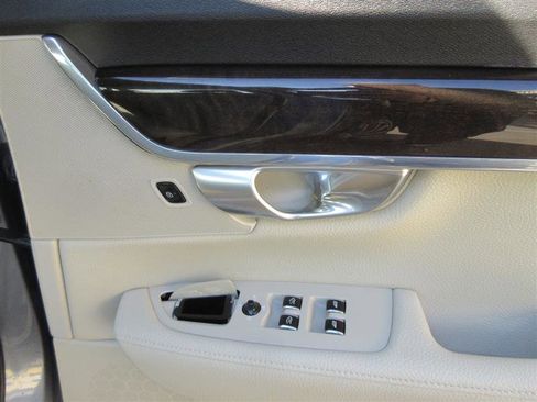 Used 2018 Volvo S90 T5 Momentum w/ Convenience Package image 29