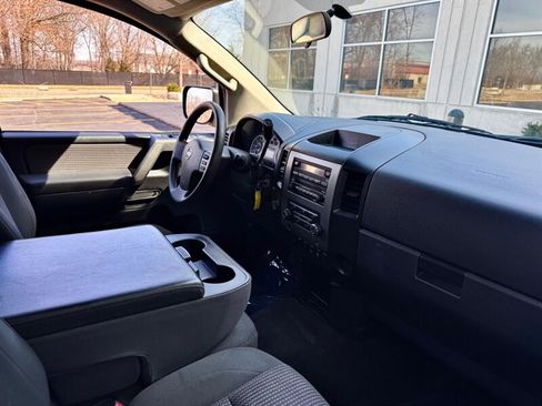 Used 2012 Nissan Titan SV image 17