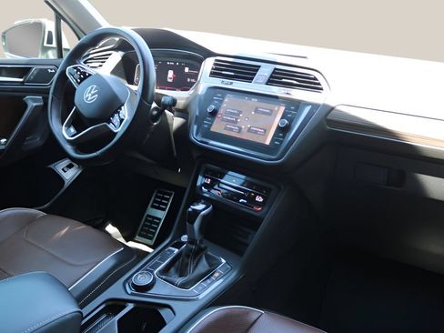 Used 2022 Volkswagen Tiguan SEL R-Line AWD/4WD image 21