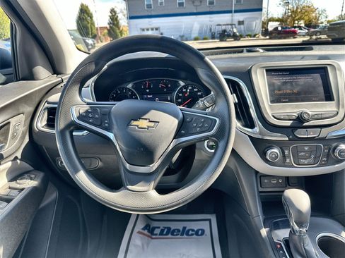 Used 2022 Chevrolet Equinox LS w/ LS Convenience Package image 12