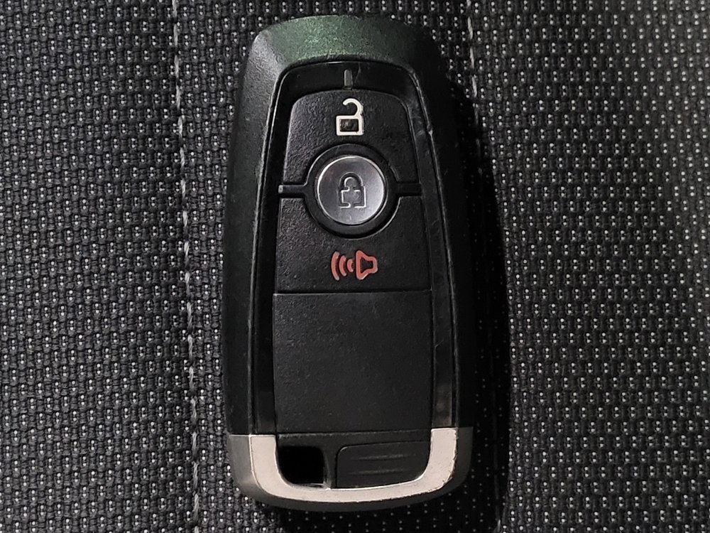 Used 2018 Ford Edge SE FWD image 32