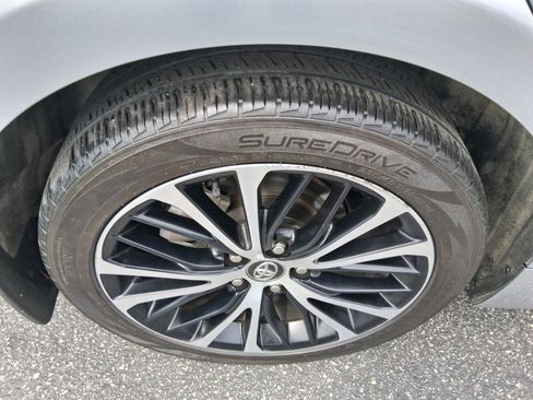 Used 2020 Toyota Camry SE FWD image 18