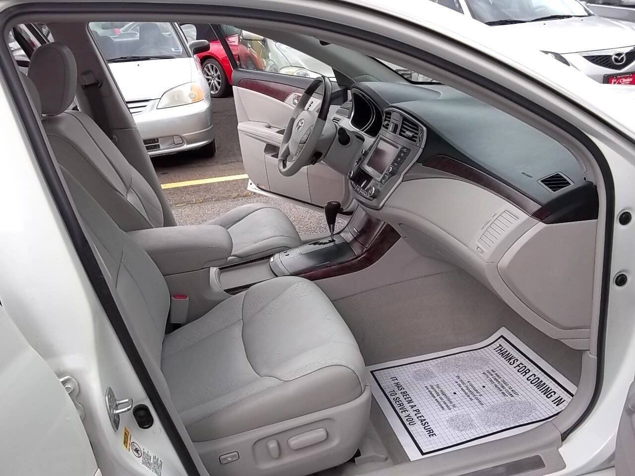 Used 2011 Toyota Avalon Limited FWD image 11
