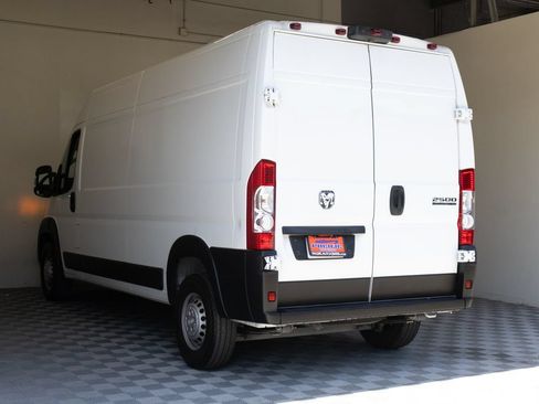 Used 2025 RAM ProMaster 2500 w/ Convenience Group FWD image 13
