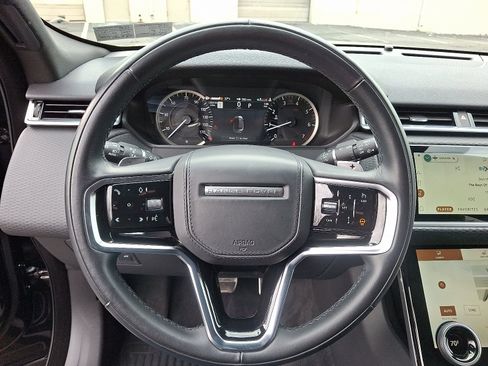 Used 2023 Land Rover Range Rover Velar R-Dynamic S image 17