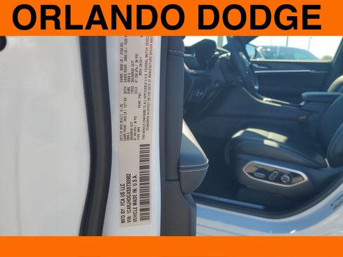 New 2025 Jeep Grand Cherokee Overland w/ Adv Protech Group III image 16