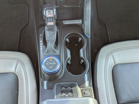 Used 2022 Ford Bronco Wildtrak image 16