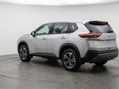 Used 2025 Nissan Rogue SV FWD image 6