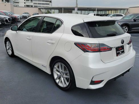 Used 2016 Lexus CT 200h w/ Accessory Package 2 FWD image 4
