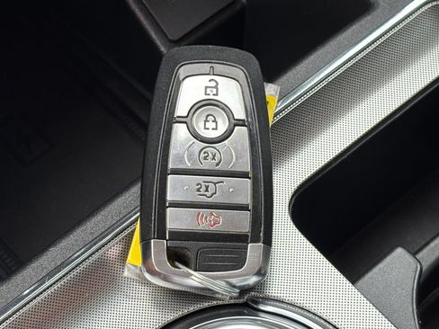 Certified 2022 Ford Edge Titanium AWD/4WD image 13