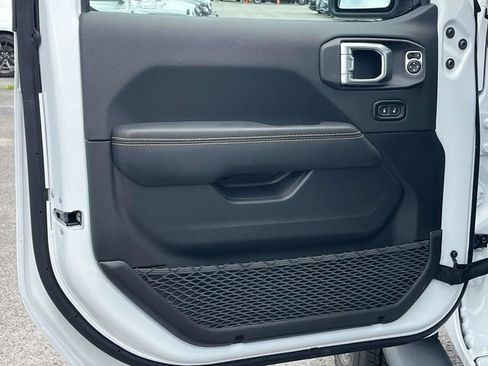 New 2026 Jeep Gladiator Sport AWD/4WD image 11