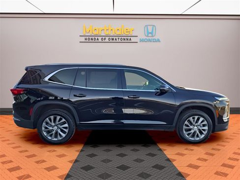 Used 2025 Buick Enclave Preferred image 6