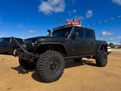 Used 2022 Jeep Gladiator Sport AWD/4WD image 3
